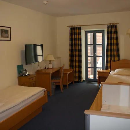 Lindenhof Nordsteimke Hotel *